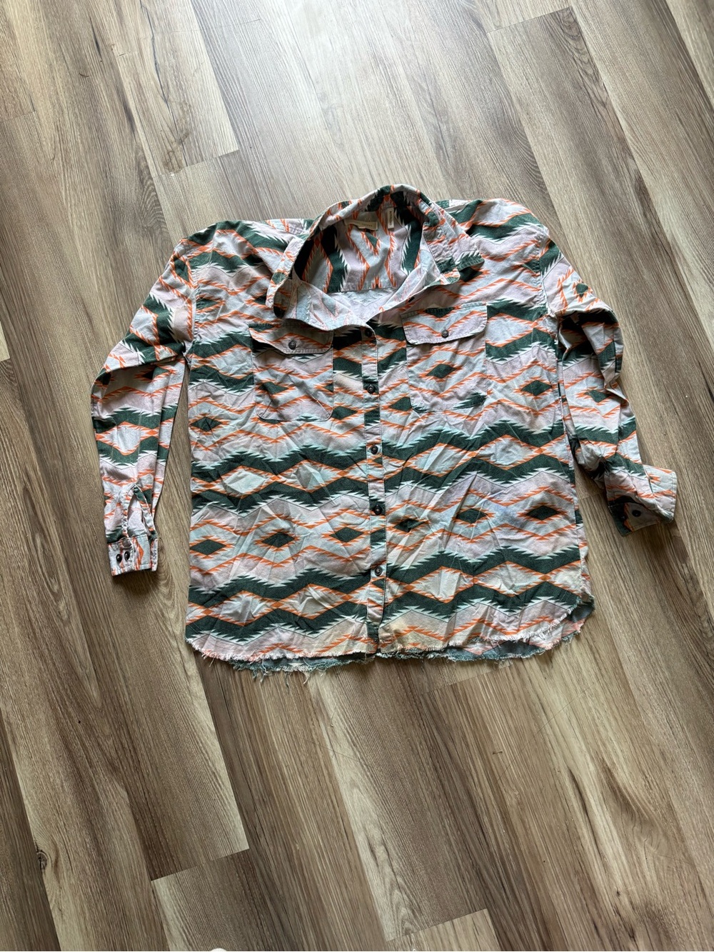 Gilded Intent Pink & Green Chevron Button-Down Shirt